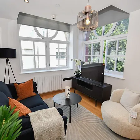 Charming 1 Bedroom Lejlighed *
