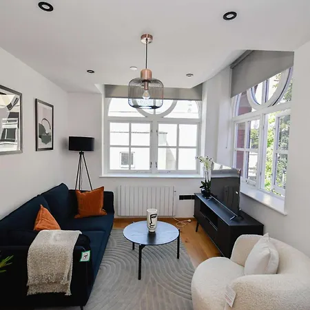 Charming 1 Bedroom Lejlighed